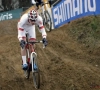 Twee rondes een duel in Nommay, maar daarna pakt Mathieu van der Poel weer uit met demonstratie