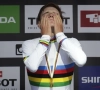 Remco Evenepoel draagt wereldtitel op aan zijn voorganger: "Hèt moment om hem te vereren"