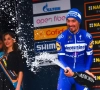 ? 'Staying alive!' Julian Alaphilippe blijft ook naast de fiets verbazen