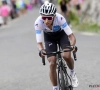 Sensatie in de Tour compleet: cruciale etappe zowaar stilgelegd, Egan Bernal neemt leiderstrui over