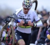 Van der Poel tekent na pech bij de start voor fenomenale onemanshow