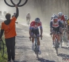 Van der Poel flitst in slotkilometer weg en pakt de overwinning in Strade Bianche