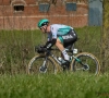 🎥 Renner van Bora-Hansgrohe in tribunes gekatapulteerd op de piste, ook verwondingen bij mensen uit publiek