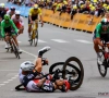 Caleb Ewan reageert op opgave in Tour de France: "Gebroken op vier plaatsen, hopelijk kan Vuelta nog doel zijn"