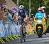 Bekijk het hachelijke moment dat Evenepoel beleefde alvorens hij met overmacht naar de overwinning reed