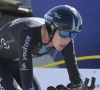 Nederlander Arensman rijdt nog sneller dan Ineos-duo en wint klimtijdrit in Ronde van Polen