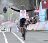 Tadej Pogačar wint met de hulp van berichtje van Mathieu van der Poel de Amstel Gold Race: "Zal hem bedanken"