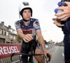 🎥 BEKIJK: Remco Evenepoel ziet Belgische titel én podiumplaats door zijn handen glippen na snelle val