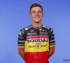 Niet in het wit, wel in de Belgische driekleur: de opvallende keuze van Remco Evenepoel uitgelegd 