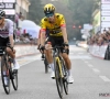 📷 Primoz Roglic lacht zijn landgenoot Tadej Pogacar vierkant uit