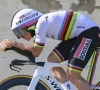 De echte Remco staat op en laat niets heel van de tegenstand in Algarve, Wout van Aert naast top-10!