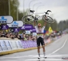 Mathieu van der Poel gelauwerd en ontvangt mooie prijs voor zijn waanzinnig jaar in de regenboogtrui