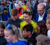 Straffe kost! 17-jarige Belgische wielrenner kraakt pas na enkele kilometers in wiel van 'TGV' Pogacar en UAE feliciteert hem