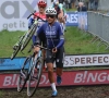 Iedereen in de cross in Hamme kijkt op van opvallend moment, Alvarado (Fenix-Deceuninck) doet frappante uitspraak