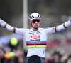 Van der Poel maakt er onemanshow van en kan perfect seizoen al ruiken, verontrustende opgave van Thibau Nys week voor WK