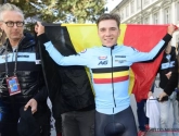 Wat een fenomeen! Zelfs met een dosis pech rijdt Remco Evenepoel de concurrentie aan flarden en pakt hij goud op WK