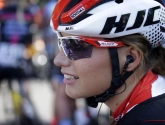 📷 Puck Moonen toont haar skills op nieuwe fiets