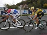 🎥  Heerlijke beelden van Mathieu van der Poel en Wout van Aert net na de finish van de Ronde van Vlaanderen: "Ik denk dat jij wint"