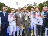 📷 Remco Evenepoel verklapt wat koning Filip hem vertelde na gouden medaille op de Spelen