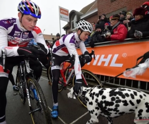 VIDEO: Mathieu van der Poel en verliezen gaan niét samen: "Wat sta je daar te hijgen man? Aap"