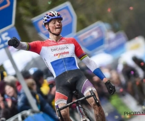 Wereldkampioen Wout Van Aert ziet sterke Mathieu van der Poel zegevieren in Middelkerke