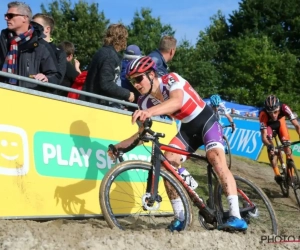 Pechvogel Mathieu van der Poel legt uit hoe hij ten val kwam en: "Had zin om mijn fiets over het hek te gooien"