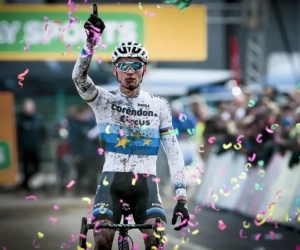 En daar is nummertje 28! Mathieu van der Poel zegeviert in Hoogstraten, Wout van Aert niet op podium