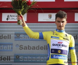 Man in vorm Julian Alaphilippe duidt zijn favorieten voor de Amstel Gold Race aan