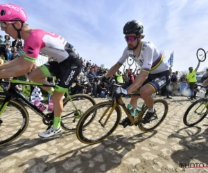 ? Peter Sagan sleutelt in volle aanval doodgewoon aan zijn stuur