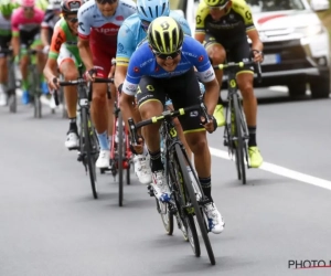 Esteban Chaves reageert na totale offday en inzinking in 10e Giro-rit: "Dit doet pijn"