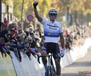 Ook een val kan Mathieu van der Poel niet stoppen, taaie Vanthourenhout beste Belg