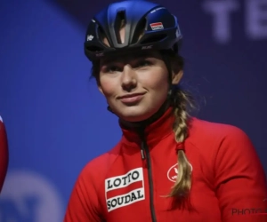 ? ? "Het geeft een frissere look": Puck Moonen, Lotte Kopecky en Thomas De Gendt stellen nieuw shirtje voor