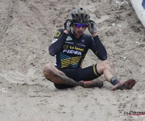 De Kuil in Zonhoven zorgt altijd voor spektakel: Telenet Fidea-renner komt spectaculair ten val