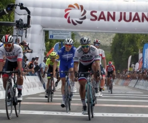 Fernando Gaviria wint eerste koninklijke sprint in Abu Dhabi