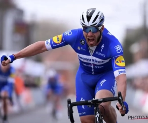 Deceuninck-Quick.Step kletst iedereen (waaronder Jakobsen) uit wiel maar wint toch in Vuelta