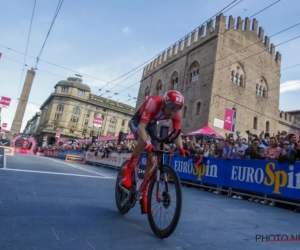 Tom Dumoulin legt zich al heel vroeg neer bij waardeverhouding