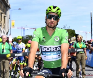 🎥 Sagan deelt een handtekening uit... in volle koers