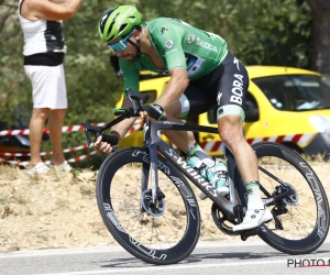 🎥 Sagan amuseert zich kostelijk op zijn mountainbike, Oss is de cameraman van dienst