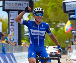 Remco Evenepoel ziet tot eigen verbazing etappe in Italië uitdraaien op overwinning: "De voorsprong bleef maar groeien"