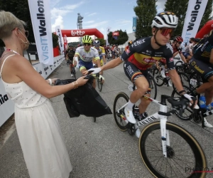 Tim Merlier laat Belgische tricolore blinken in Brussels Cycling Classic, nummers twee en drie vallen na aankomst