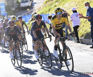 Wout van Aert imponeert met fantastische kopbeurt bergop: "Het was niet afgesproken, maar sprak voor zich"