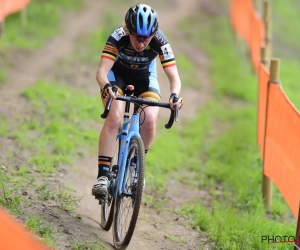 Joyce Vanderbeken rijdt naar podiumplaats in Spaanse cross, winst is voor amper 18-jarige renster