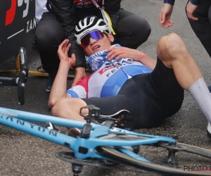 📷 IN BEELD: Zo uitgeteld lag Mathieu van der Poel erbij na zijn magistrale overwinning in Tirreno-Adriatico