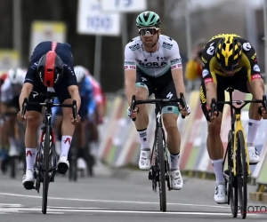 Na twee keer net niet nu weer bingo: Wout van Aert wint zijn tweede klassieker uit het voorjaar na sprint met drie!