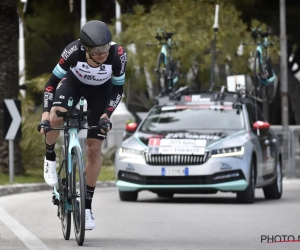 Renner van Team BikeExchange verschijnt niet meer aan de start in de Dauphiné: 135 renners beginnen aan de koninginnenetappe 