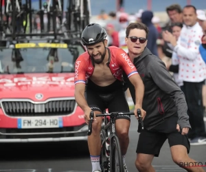 Manier waarop val Bouhanni tot stand kwam tart alle verbeelding: geen besef bij wandelaar van aanstormend peloton