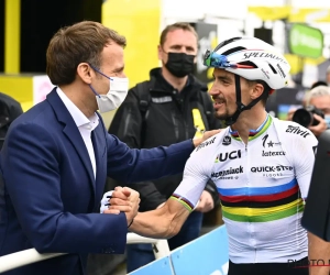 De twee leiders van hun land: hartelijke begroeting tussen Alaphilippe en Macron op Luz Ardiden