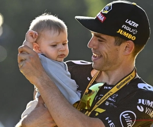 📷 IN BEELD: Georges van Aert juicht samen met papa Wout op het Tour-podium