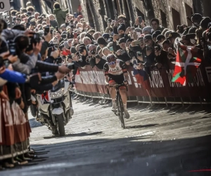 🎥 Het zaligste moment van de Strade? Pogačar geeft toeschouwer in slotkilometer een high five