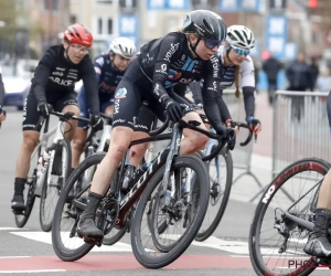 Lorena Wiebes neemt revanche ten opzichte van voormalige lead-out en slaat dubbelslag in UAE Tour